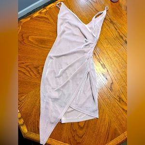 Cute dress for wedding guest, cocktail party, or date night!